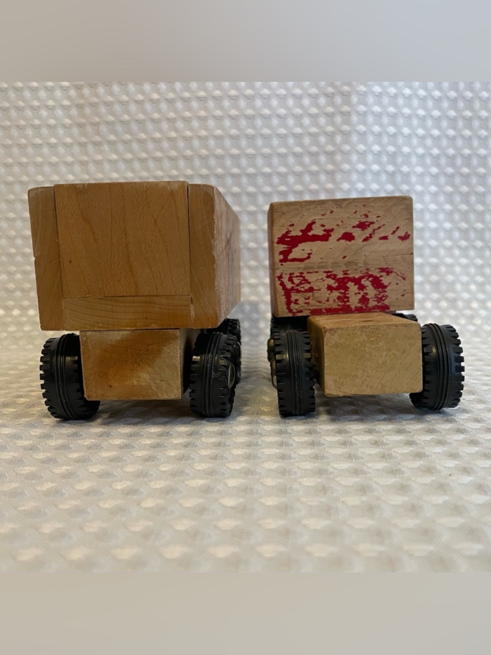 Vintage Stock Wooden Toys Red Semi Dump Truck Made In Canada Handcrafted #673 - Picture 6 of 8